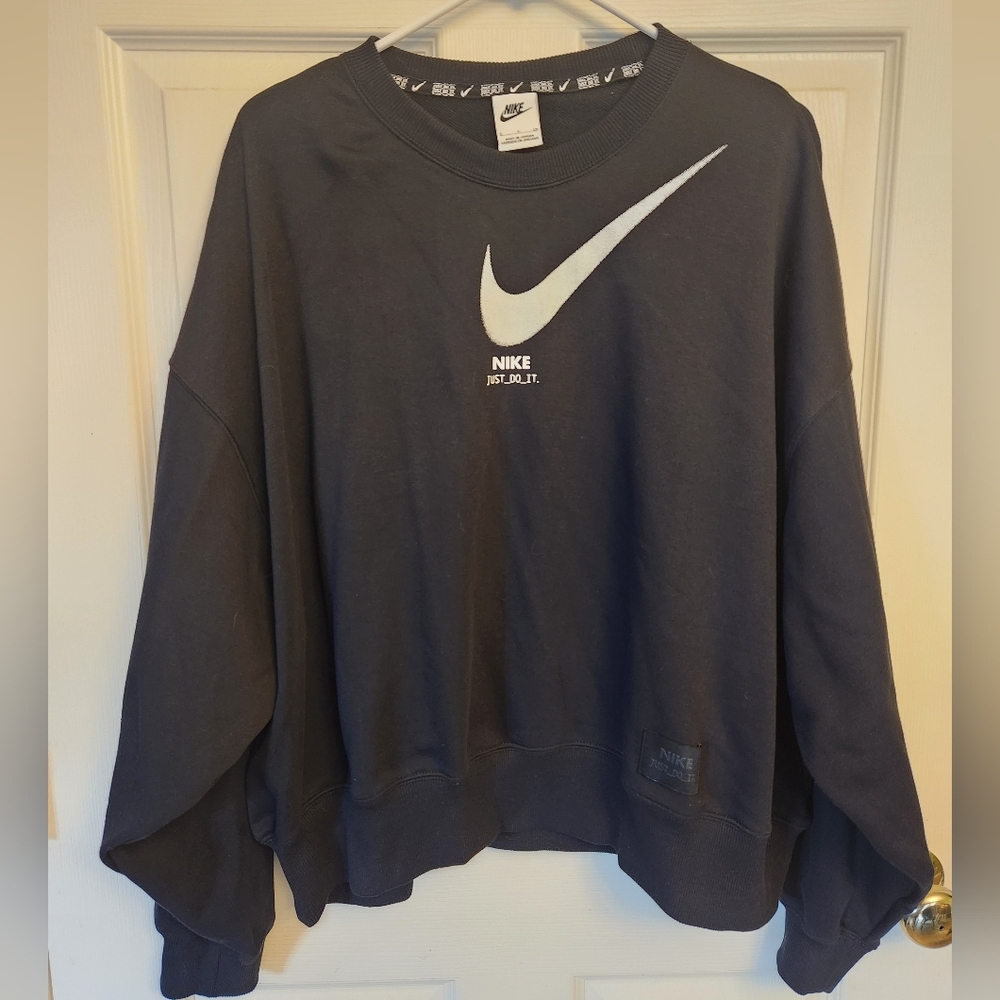 LADIES NIKE OVERSIZED CREWNECK, SZ SMALL
